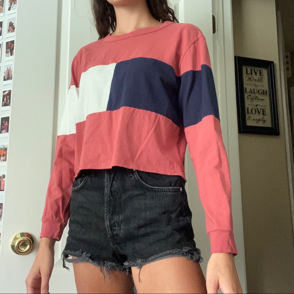 Color blocked, long sleeve tee